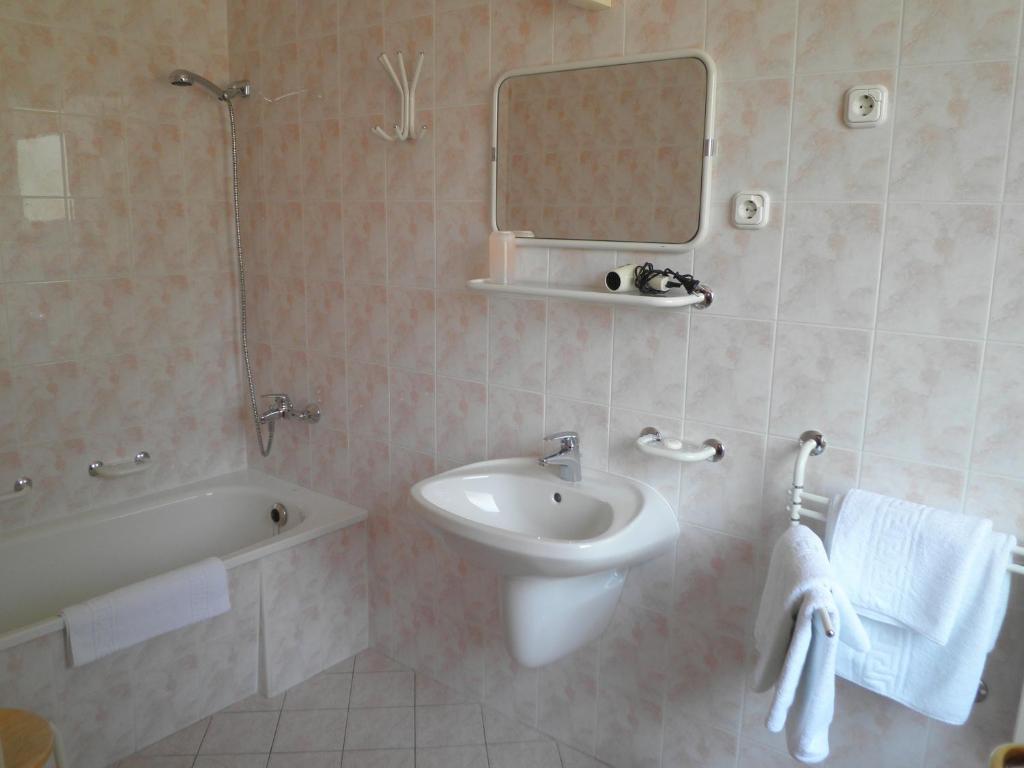 Gruendner Vendeghaz Bed and Breakfast Siófok Kamer foto
