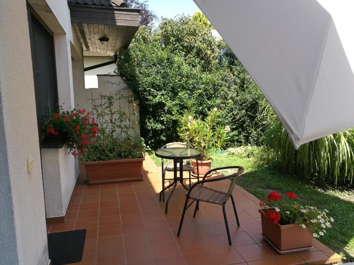 Gruendner Vendeghaz Bed and Breakfast Siófok Buitenkant foto