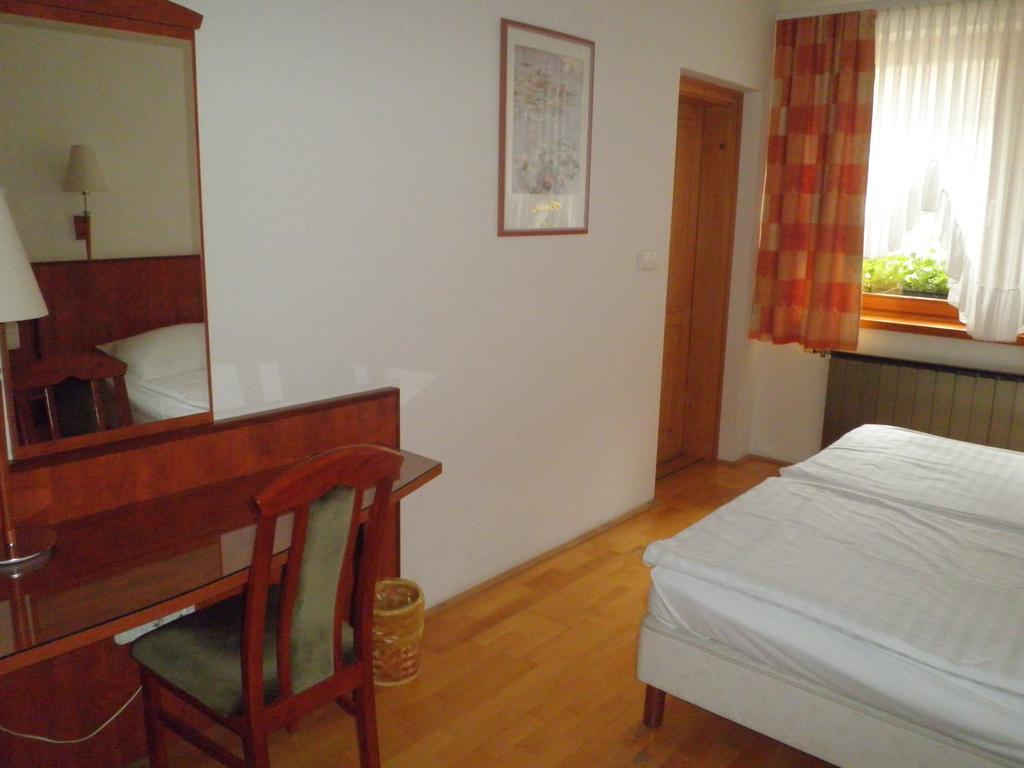 Gruendner Vendeghaz Bed and Breakfast Siófok Buitenkant foto