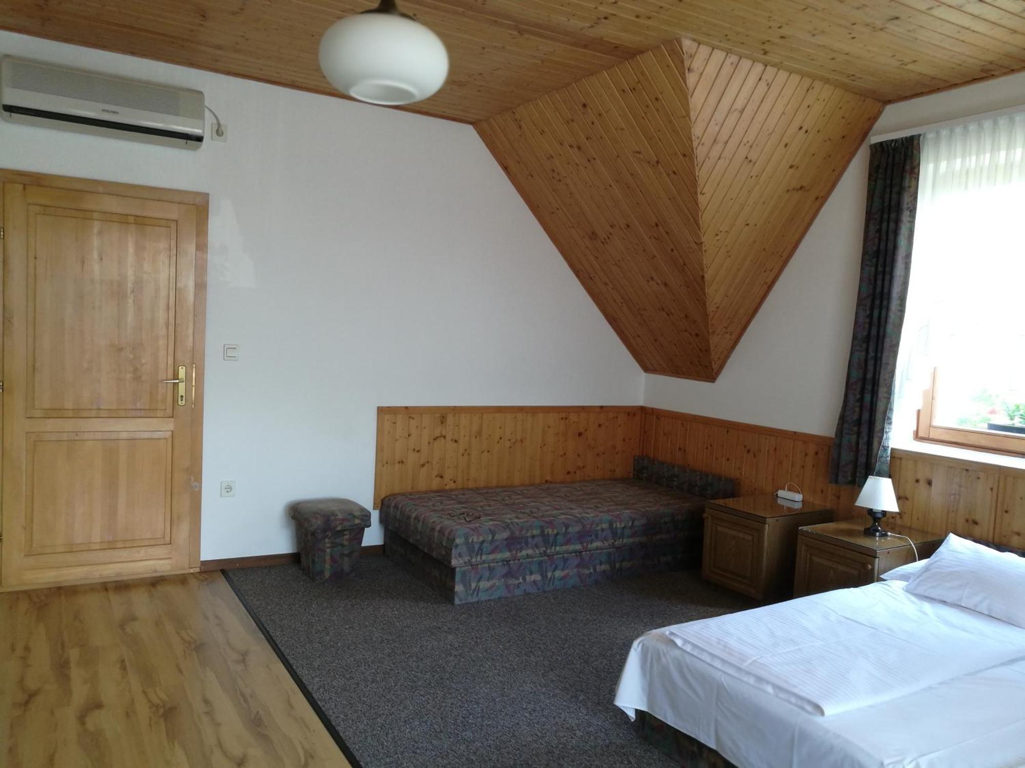 Gruendner Vendeghaz Bed and Breakfast Siófok Buitenkant foto