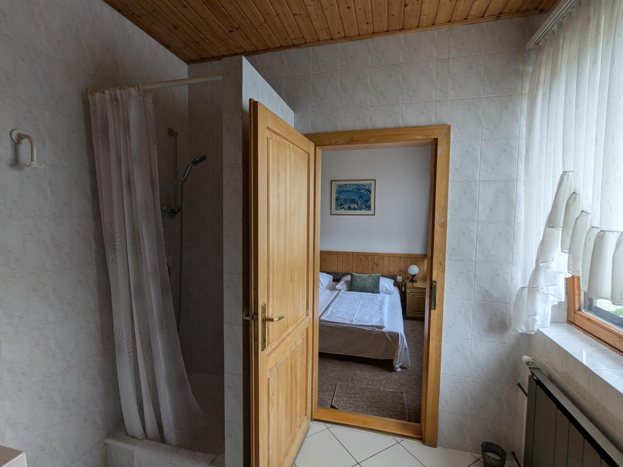 Gruendner Vendeghaz Bed and Breakfast Siófok Buitenkant foto