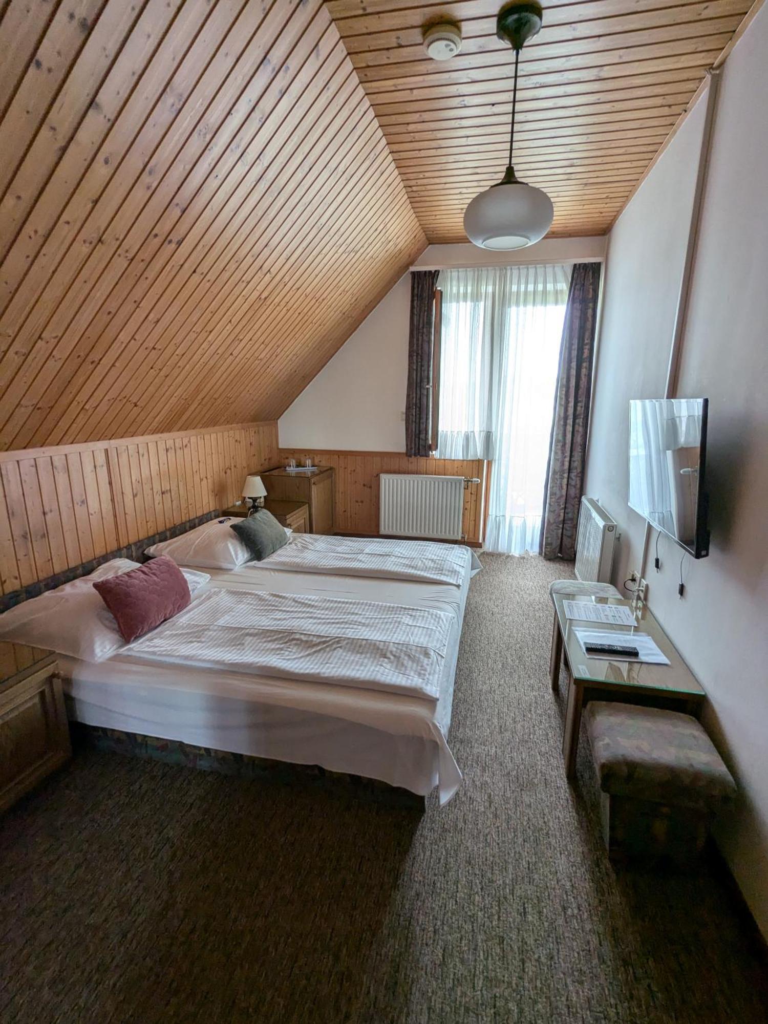 Gruendner Vendeghaz Bed and Breakfast Siófok Buitenkant foto