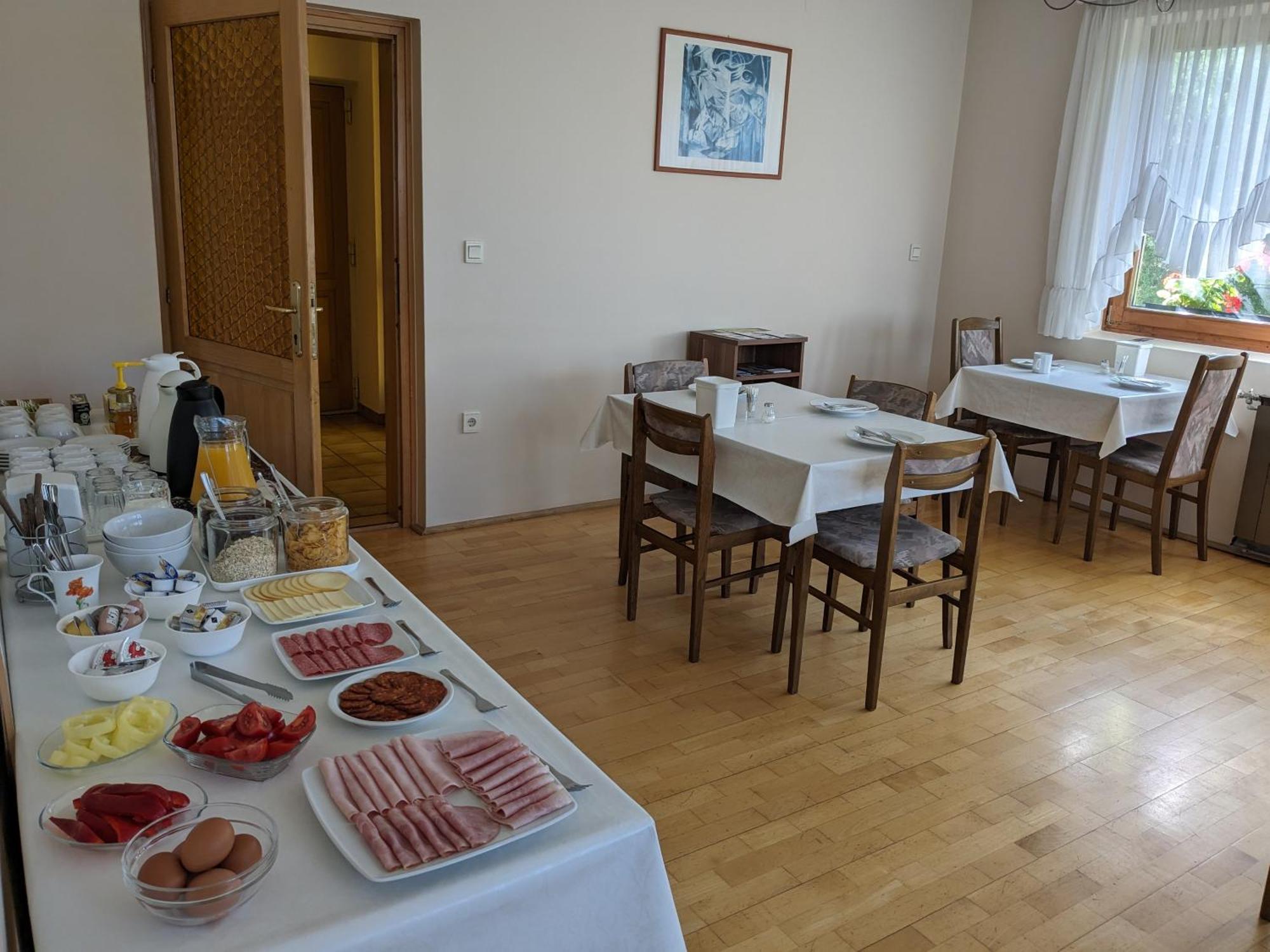 Gruendner Vendeghaz Bed and Breakfast Siófok Buitenkant foto