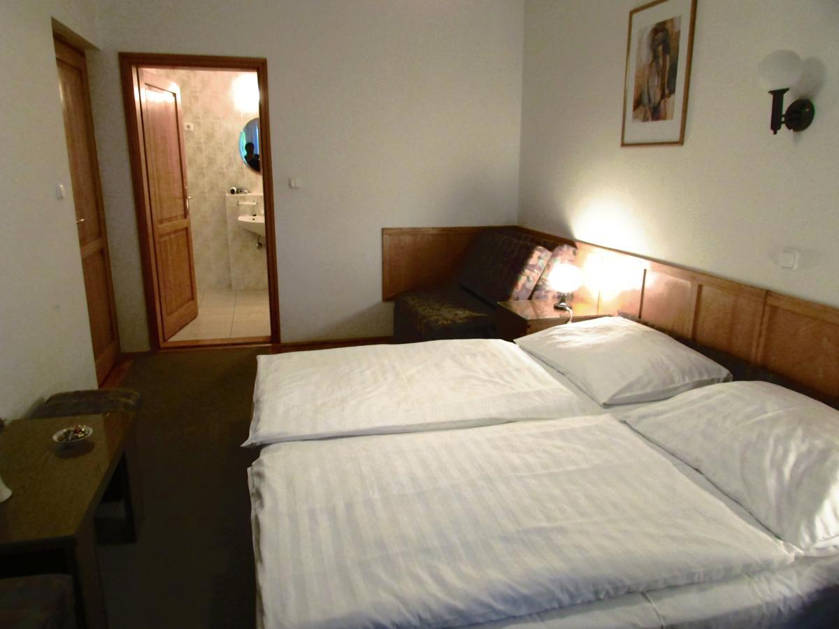 Gruendner Vendeghaz Bed and Breakfast Siófok Buitenkant foto