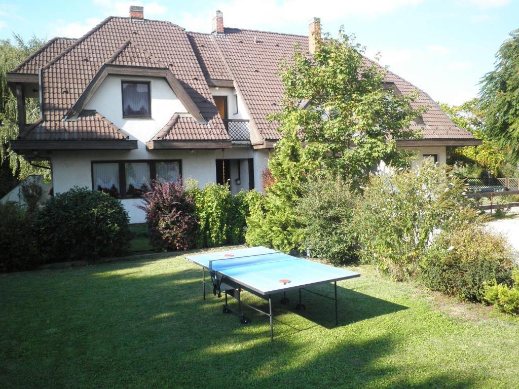 Gruendner Vendeghaz Bed and Breakfast Siófok Buitenkant foto