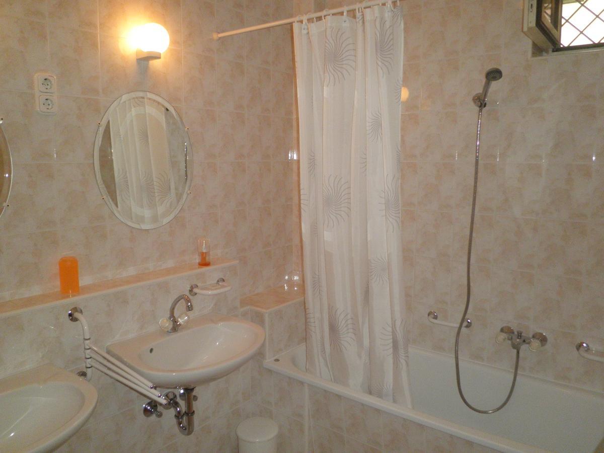 Gruendner Vendeghaz Bed and Breakfast Siófok Buitenkant foto
